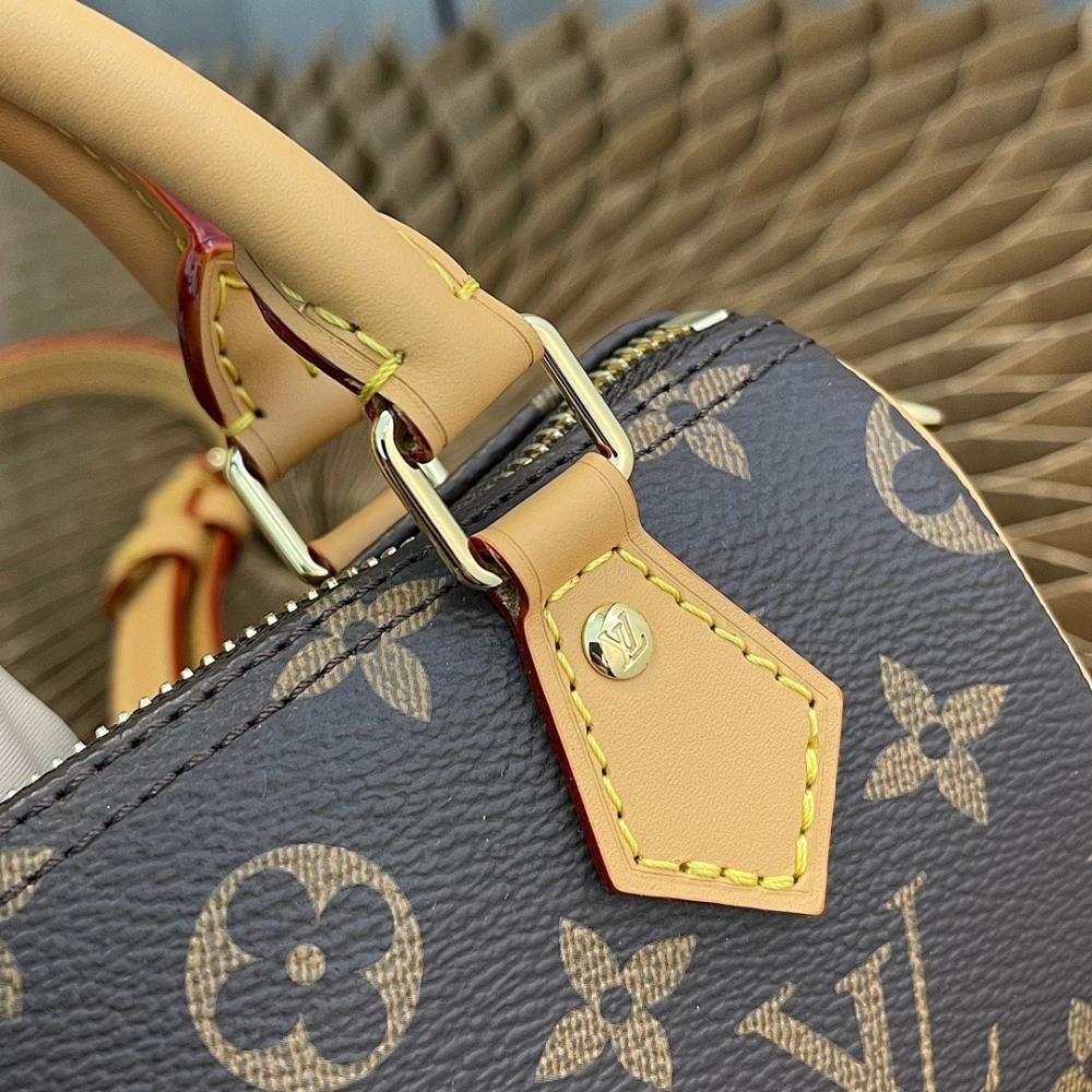 Luxury Refined Canvas Shoulder Bag