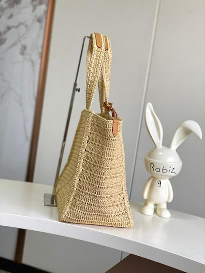 Modern Refined Woven Raffia Tote Bag