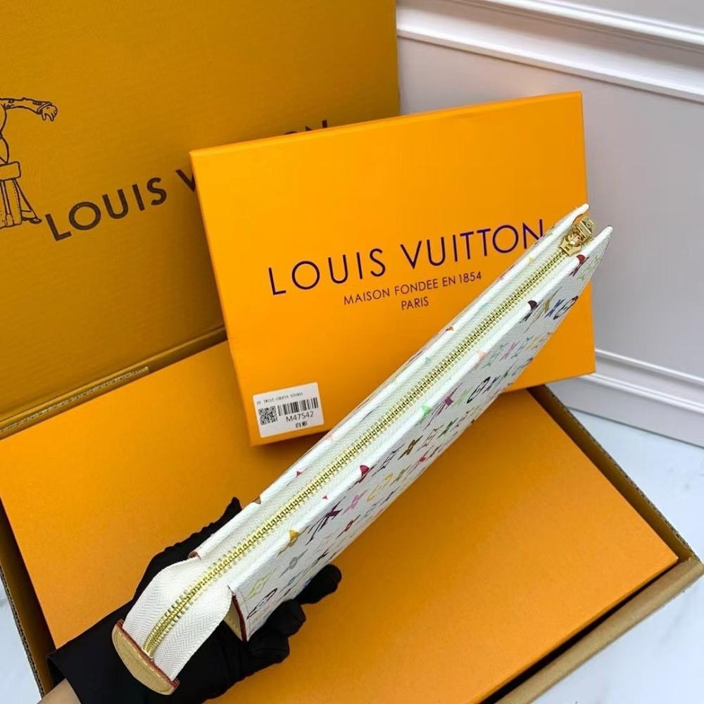 Elegant Monogram Shoulder Bag – Limited Edition