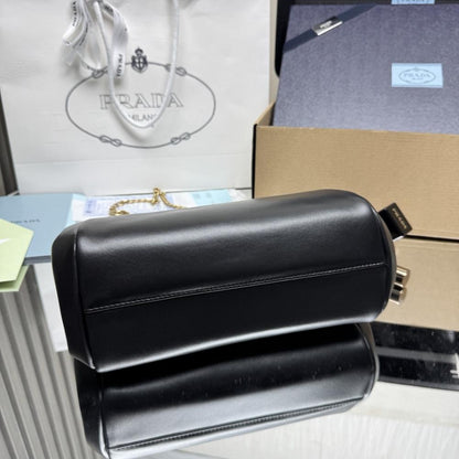 Classic Leather Shoulder Bag
