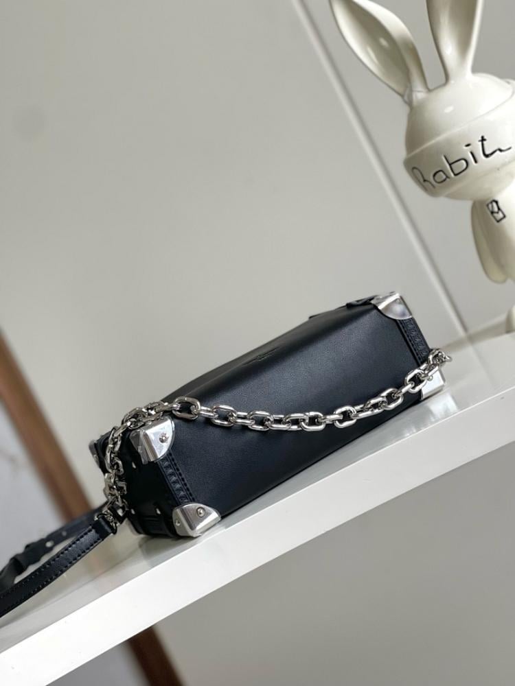 Luxury Silver Lambskin Crossbody Bag – Limited Edition