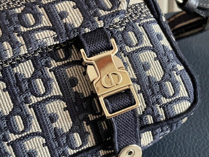 Modern Gold Shoulder Bag – Special Edition