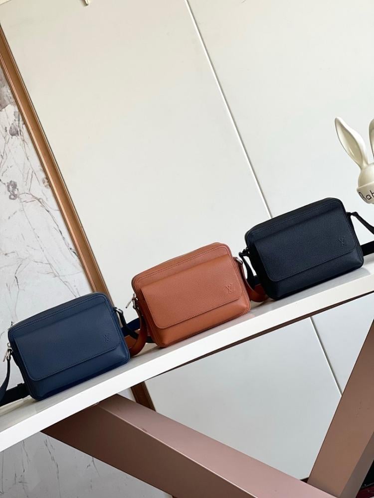 Modern Leather Shoulder Bag