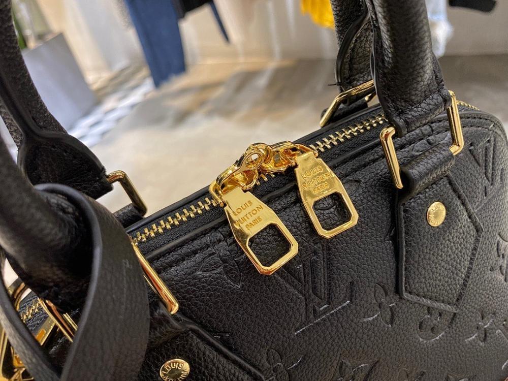 Stylish Leather Crossbody Bag – Special Edition