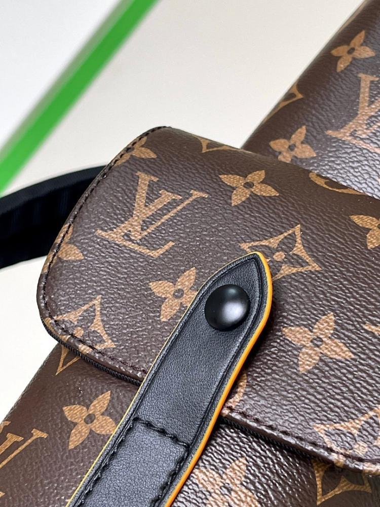 Classic Elegant Leather Shoulder Bag
