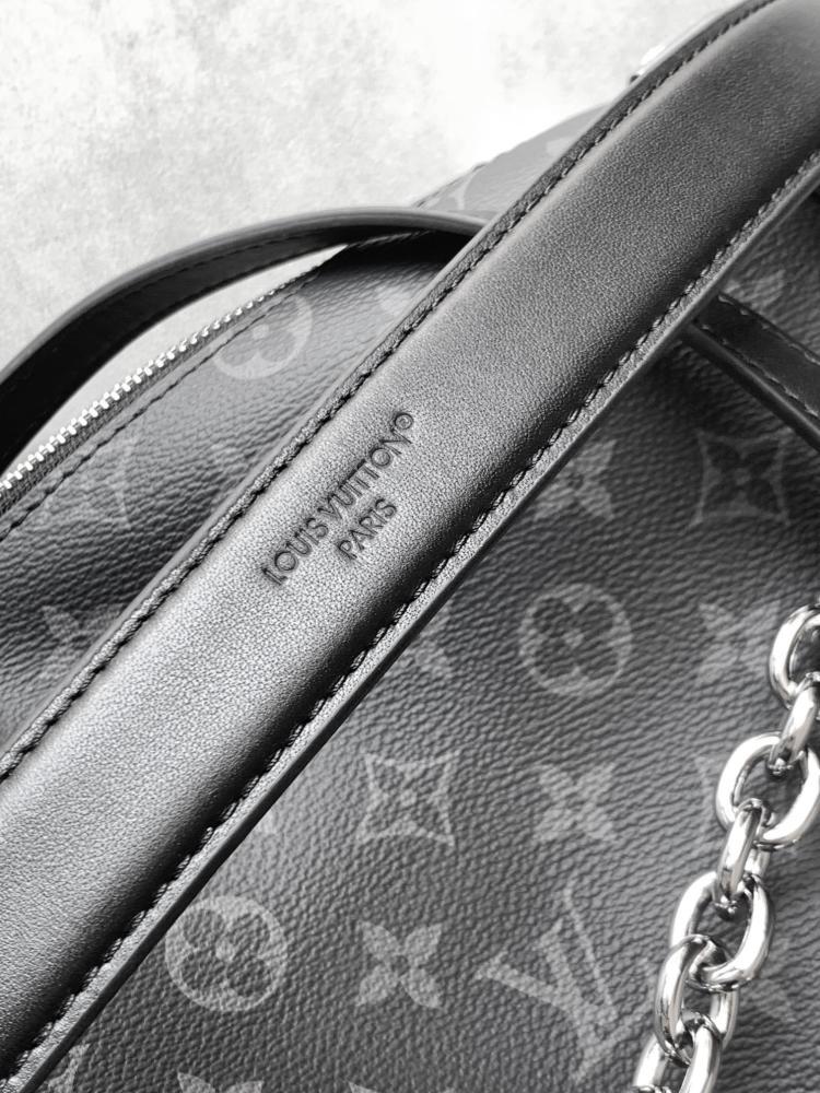 Classic Shoulder Bag