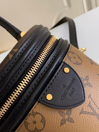 Alma Leather Shoulder Bag