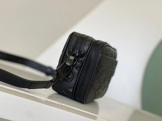 Modern Refined Studded Leather Shoulder Bag