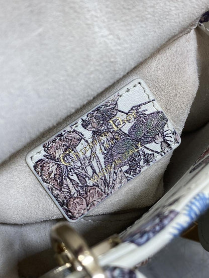 Alma Embroidered Leather Wallet