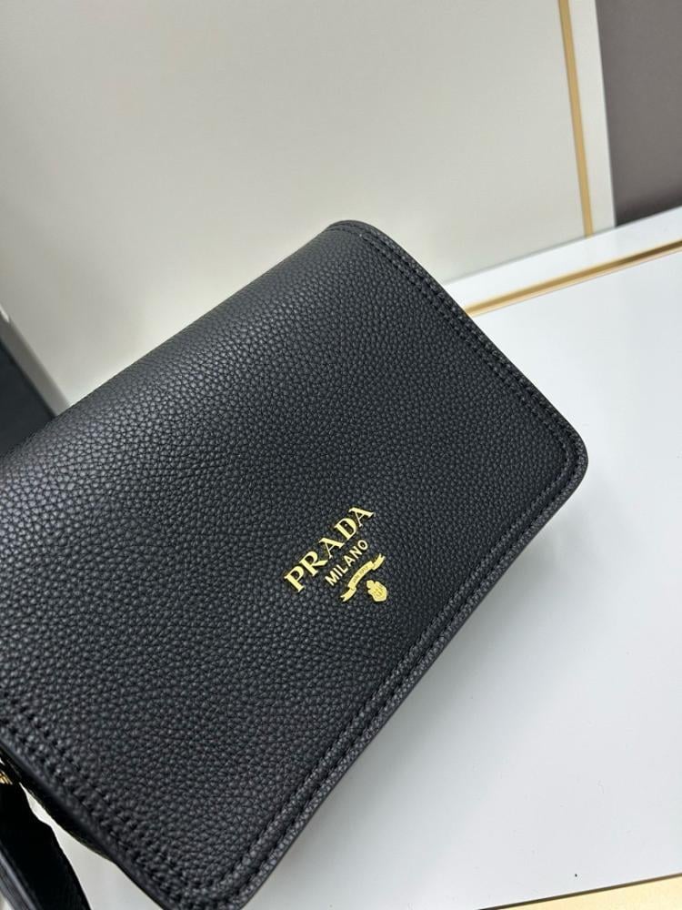 Modern Leather Shoulder Bag – Limited Edition
