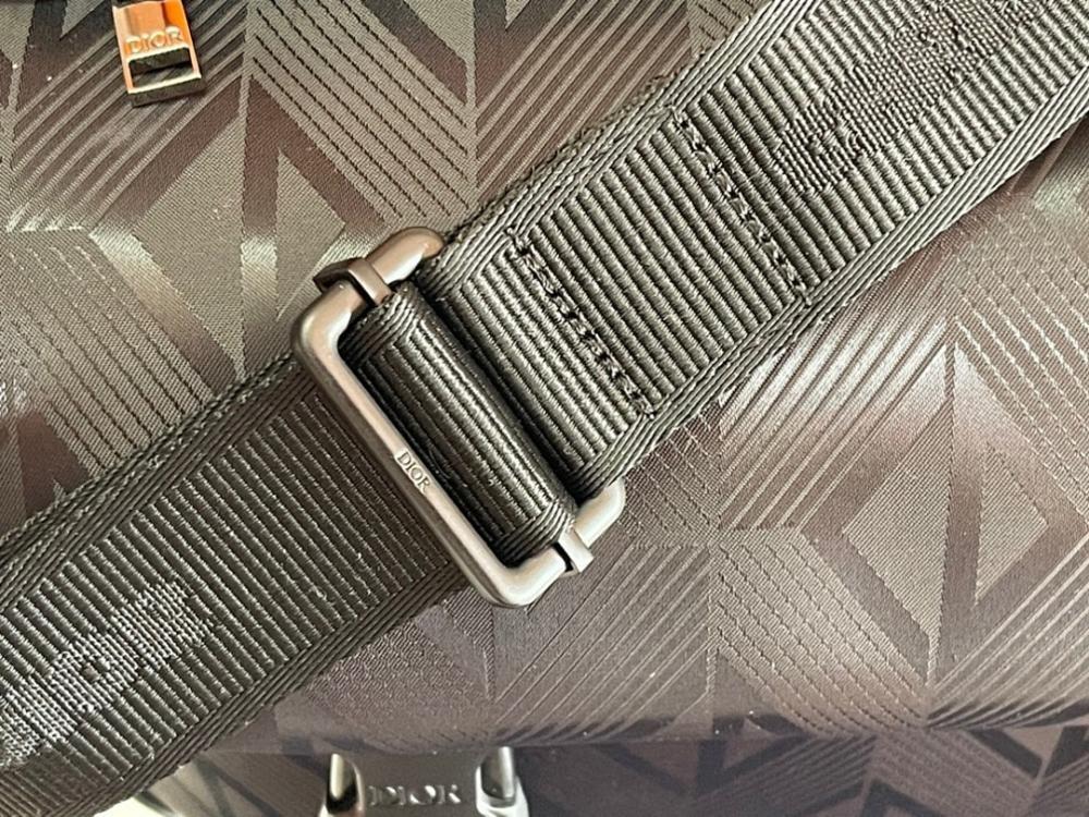 Stylish Black Quilted Leather Shoulder Bag – Limited Edition