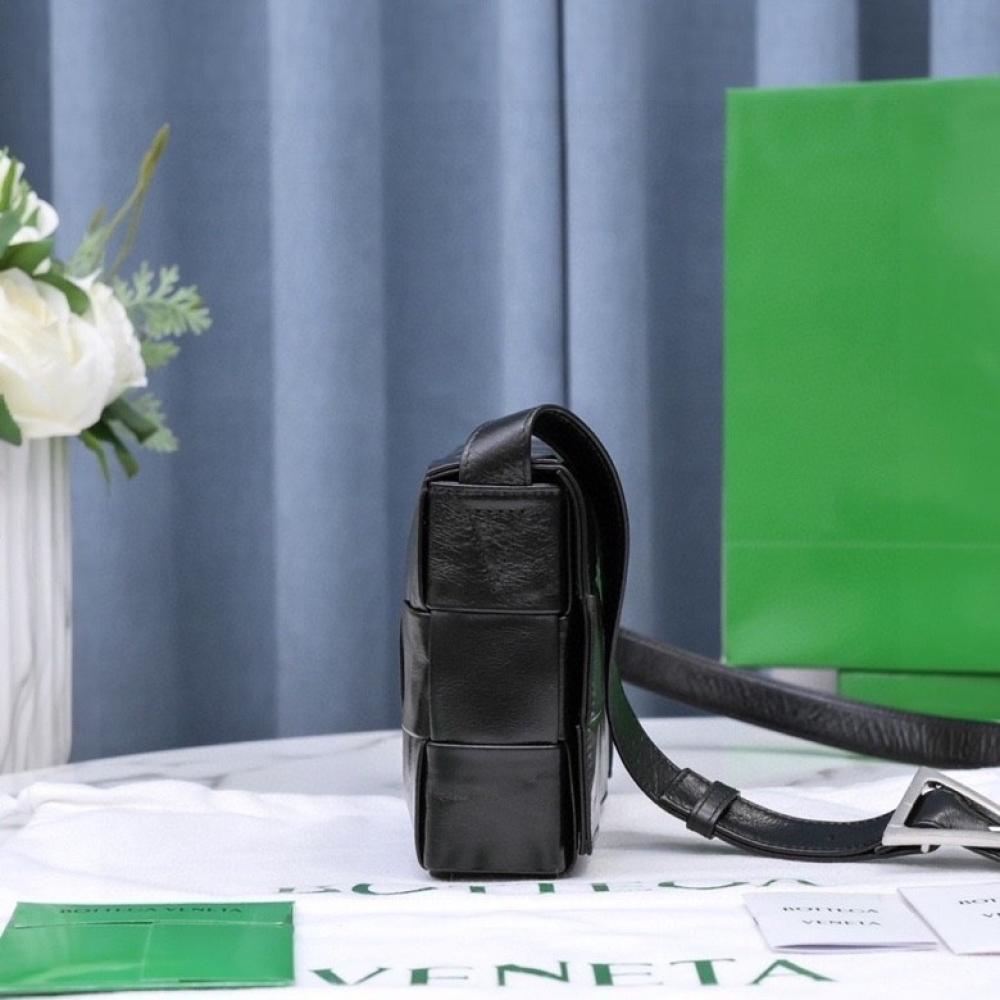 Elegant Crossbody Bag