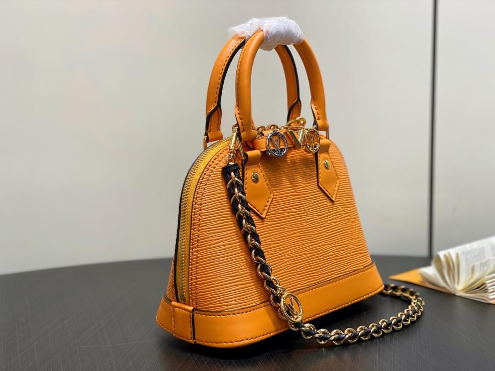 Woven Shoulder Bag