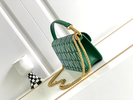 Elegant Stylish Quilted Lambskin Shoulder Bag