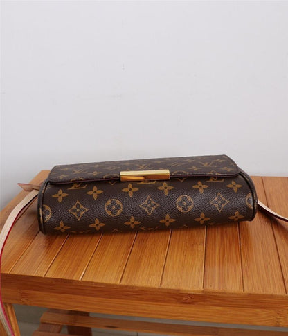 Stylish Refined Calfskin Shoulder Bag