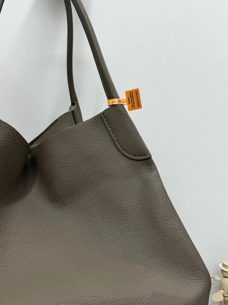 Italian-Inspired Stylish Quilted Calfskin Hobo Bag