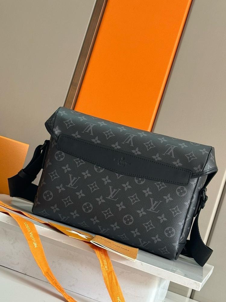 Alma Calfskin Shoulder Bag