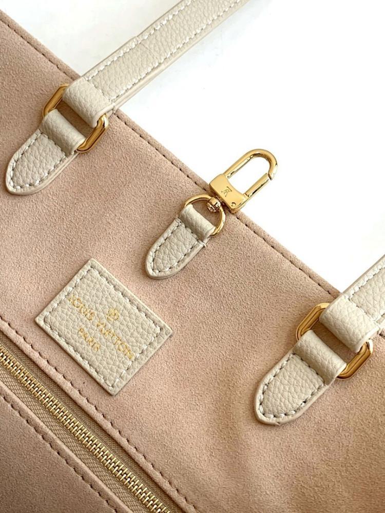 Elegant Refined Leather Shoulder Bag