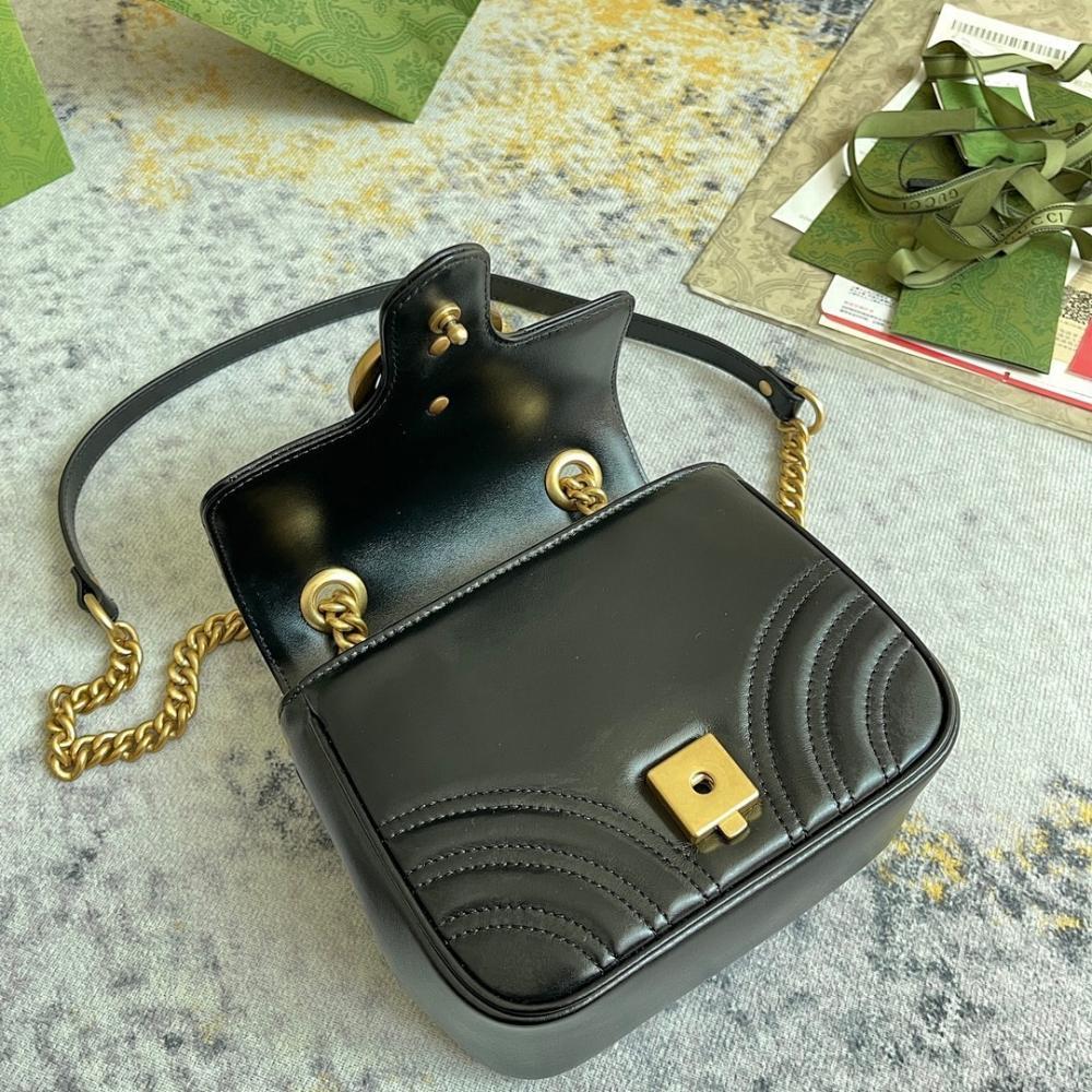 Modern Italian-Inspired Shoulder Bag