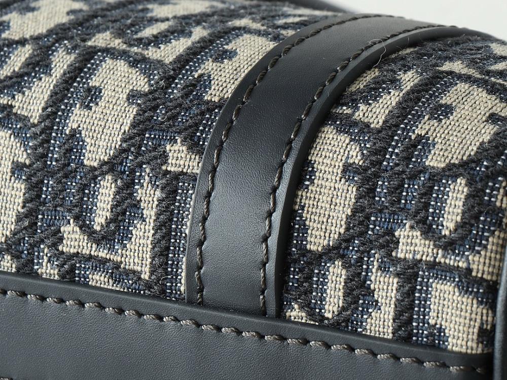 Elegant Printed Leather Shoulder Bag – Special Edition