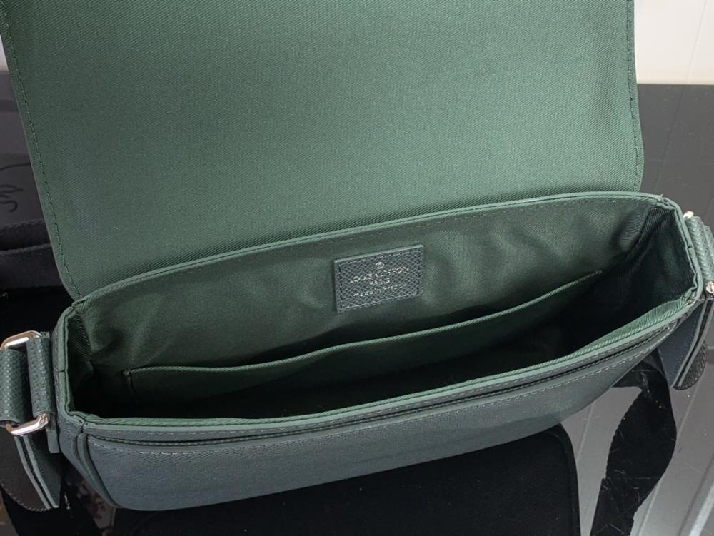 Classic Shoulder Bag