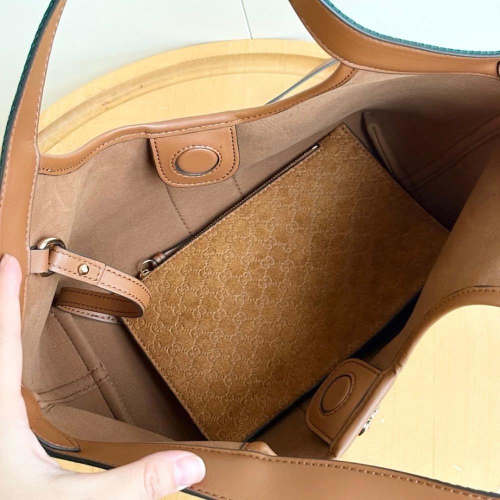 Classic Refined Crossbody Bag