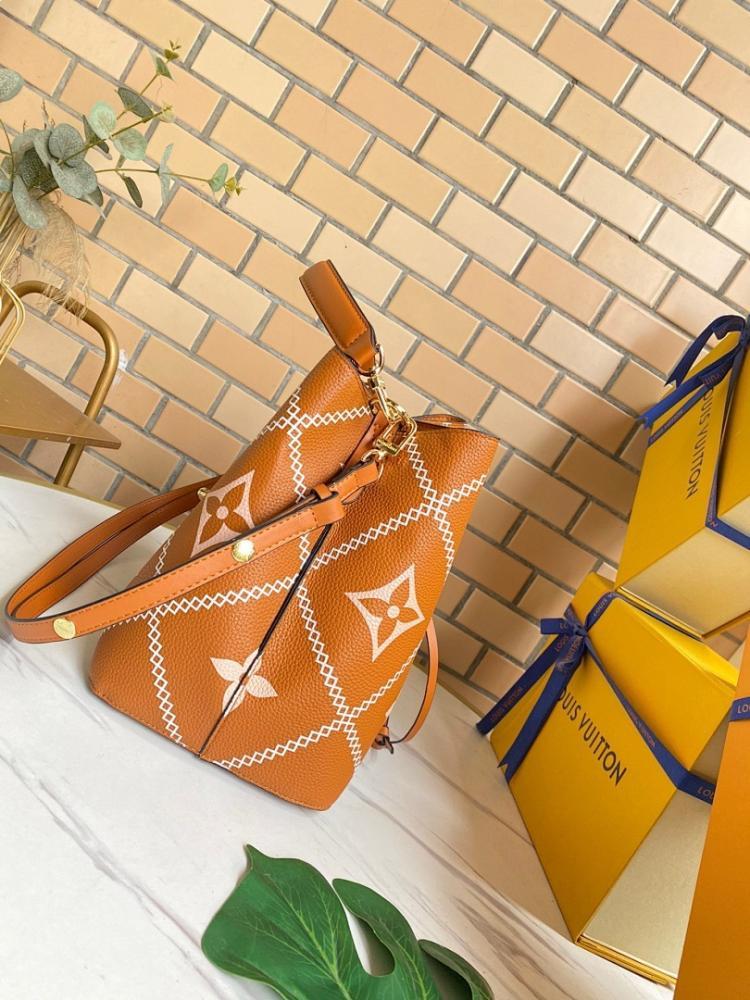 Modern Leather Bucket Bag – Special Edition
