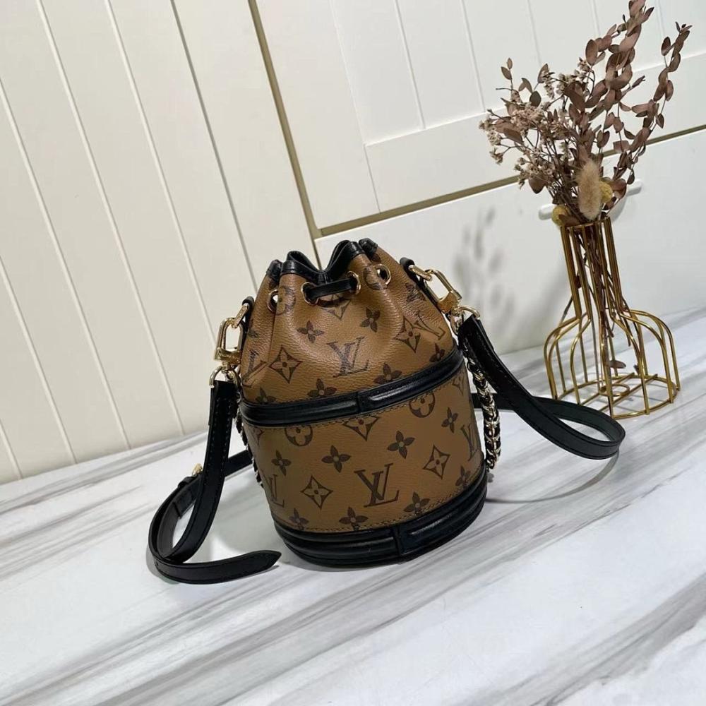 Classic Italian-Inspired Bucket Bag