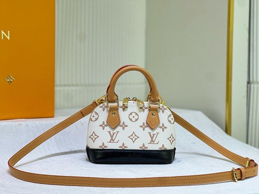 Diane Leather Shoulder Bag
