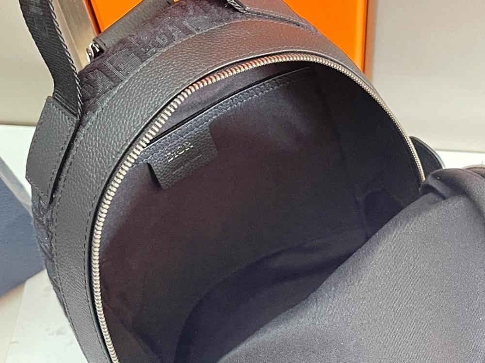 Modern Black Quilted Jacquard Shoulder Bag – Limited Edition