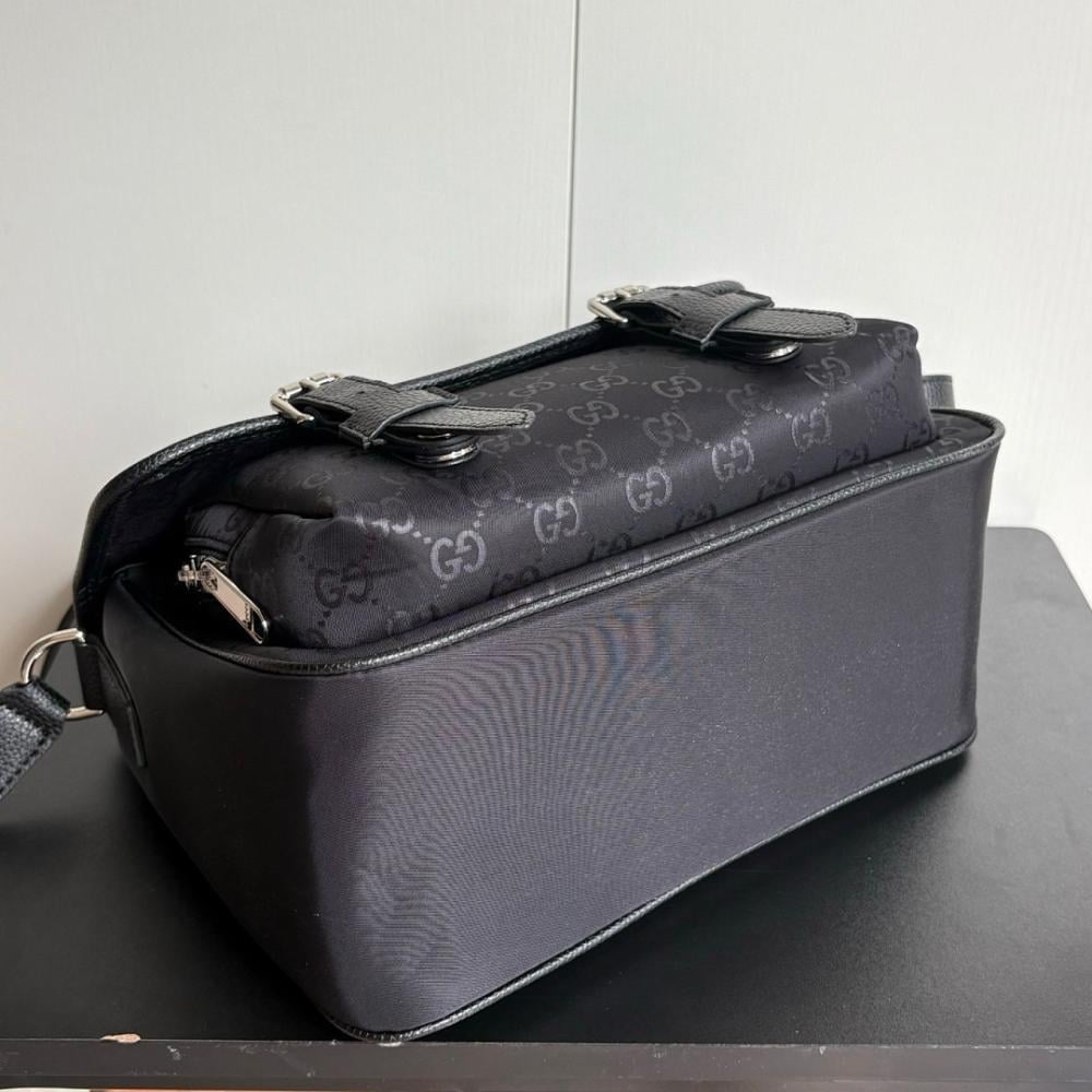 Modern Refined Top Handle Bag