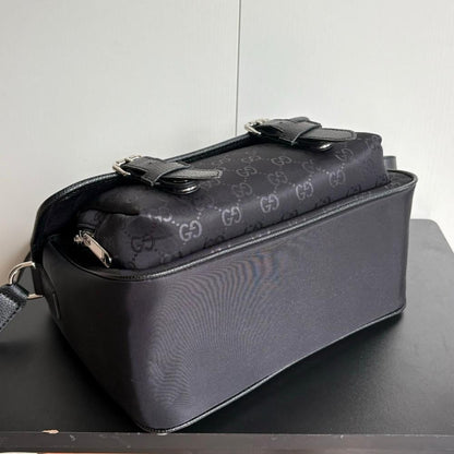 Modern Refined Top Handle Bag
