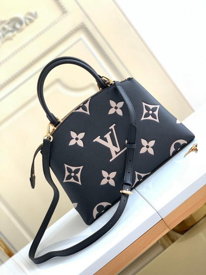 Stylish Leather Shoulder Bag – Limited Edition