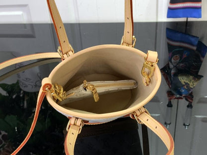Elegant Leather Top Handle Bag