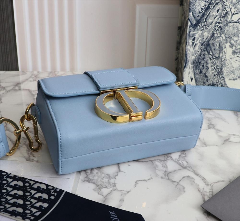 Stylish Shoulder Bag – Limited Edition