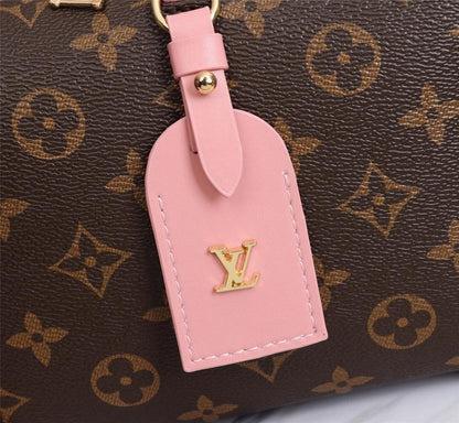 Stylish Studded Leather Shoulder Bag – Limited Edition