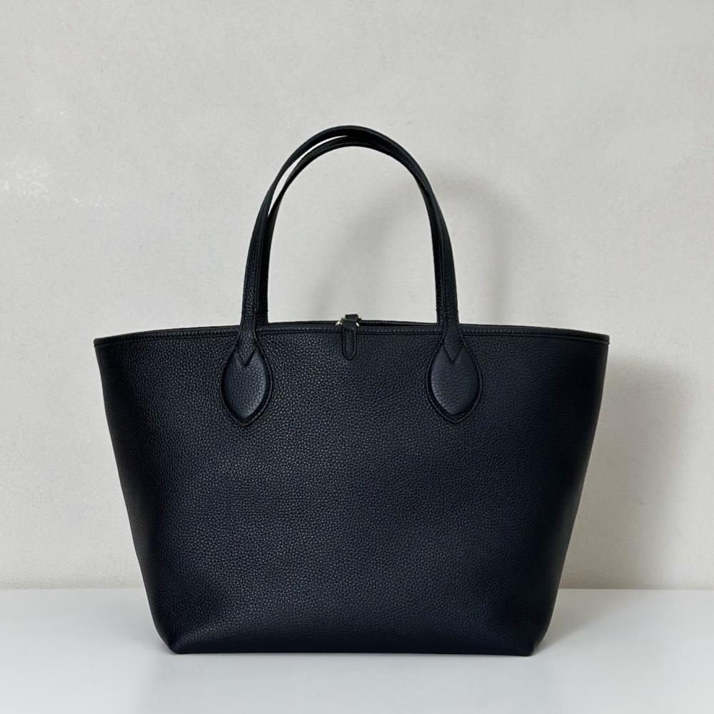 Classic Leather Shoulder Bag
