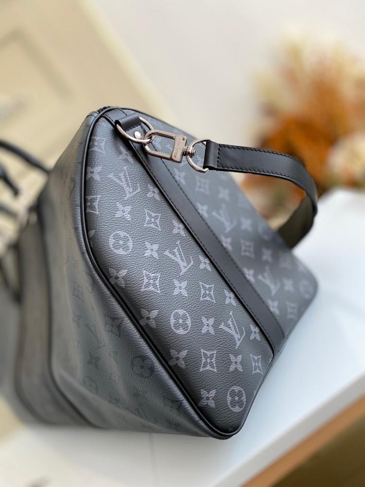Stylish Refined Black Shoulder Bag