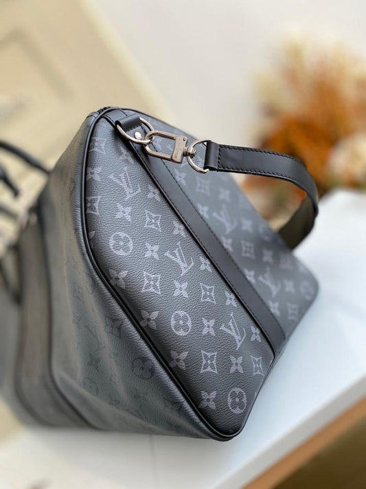 Stylish Refined Black Shoulder Bag