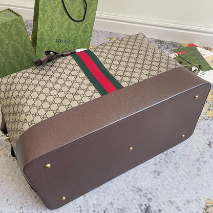 Modern Refined Shoulder Bag