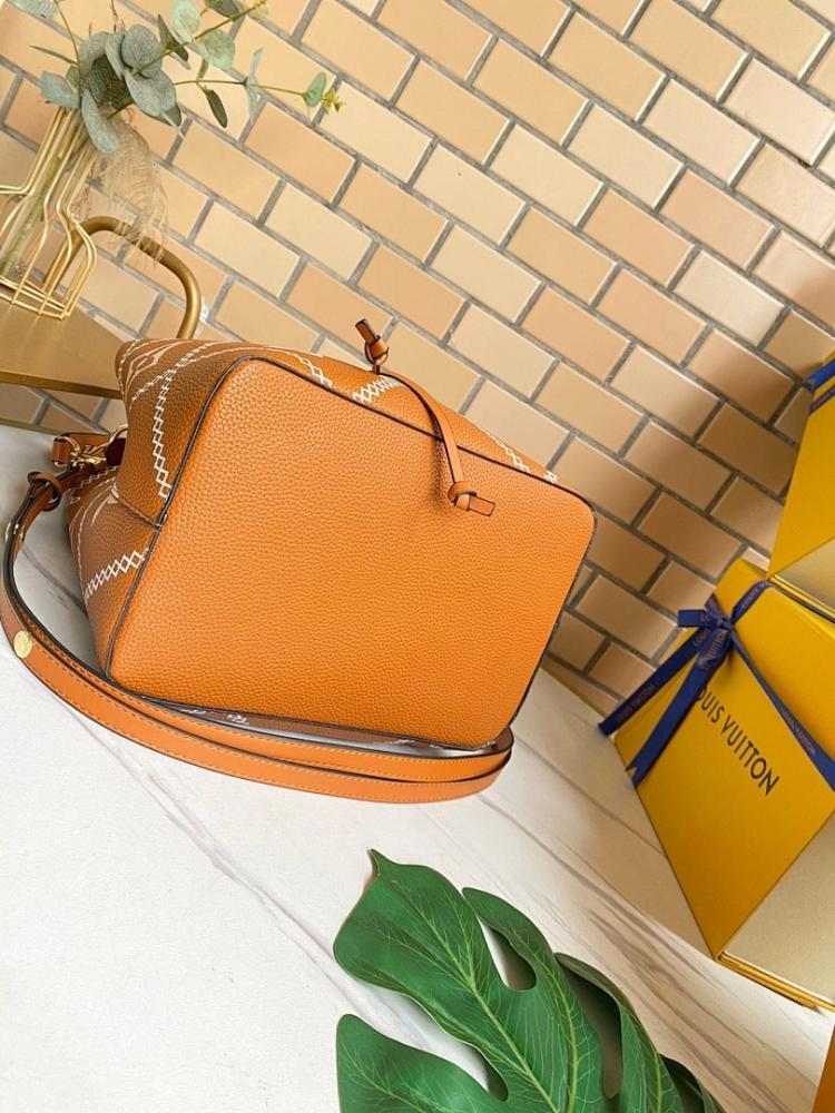 Modern Leather Bucket Bag – Special Edition