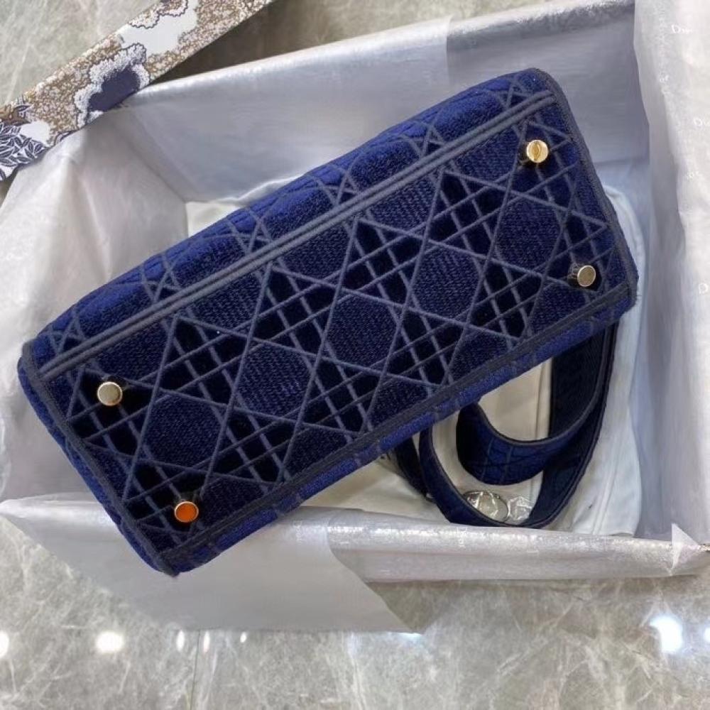 Elegant Shoulder Bag
