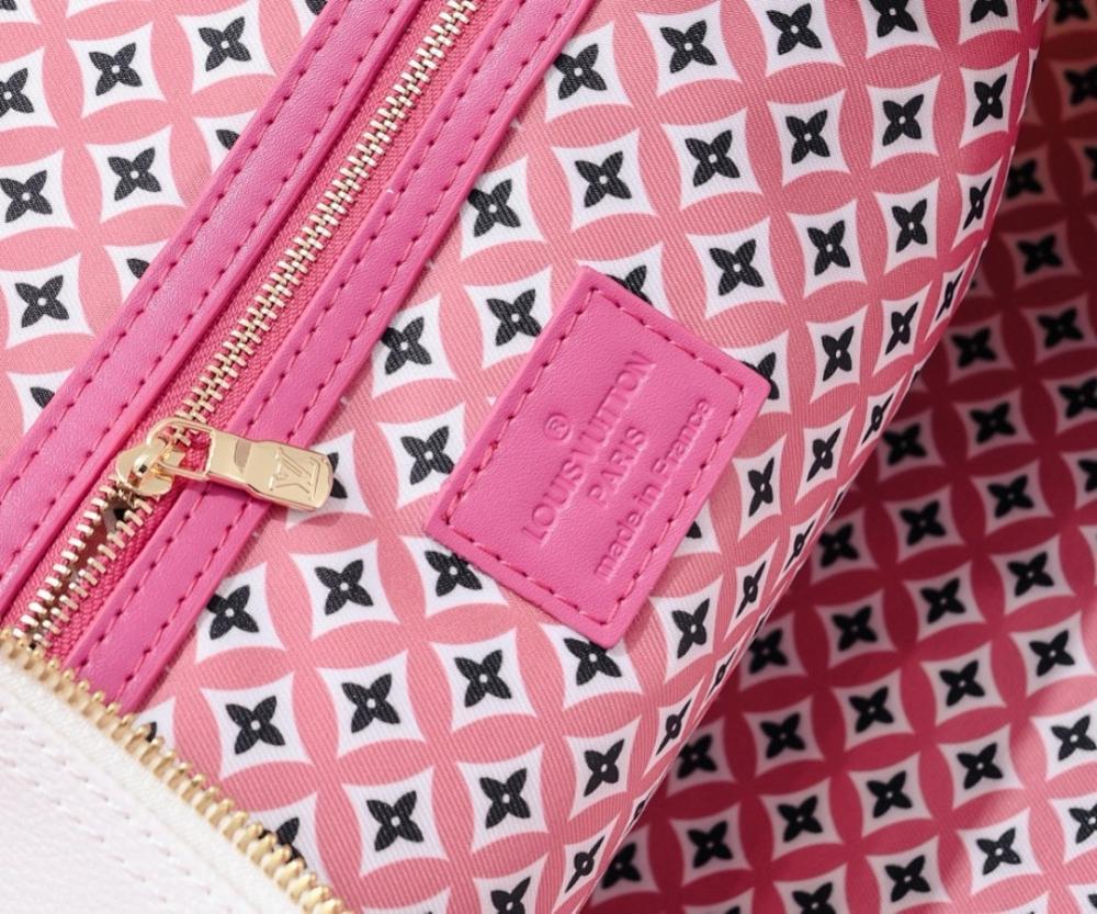 Classic Modern Leather Travel Bag