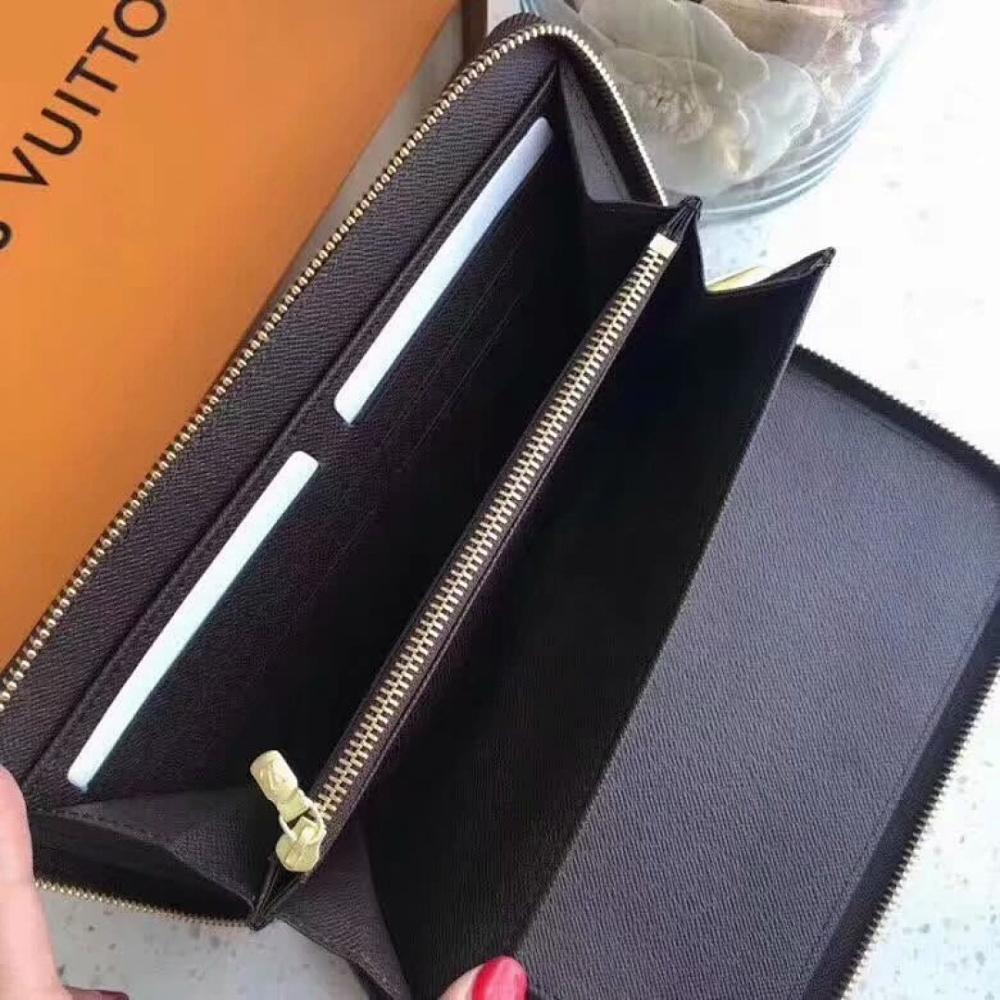 Stylish Calfskin Wallet – Limited Edition