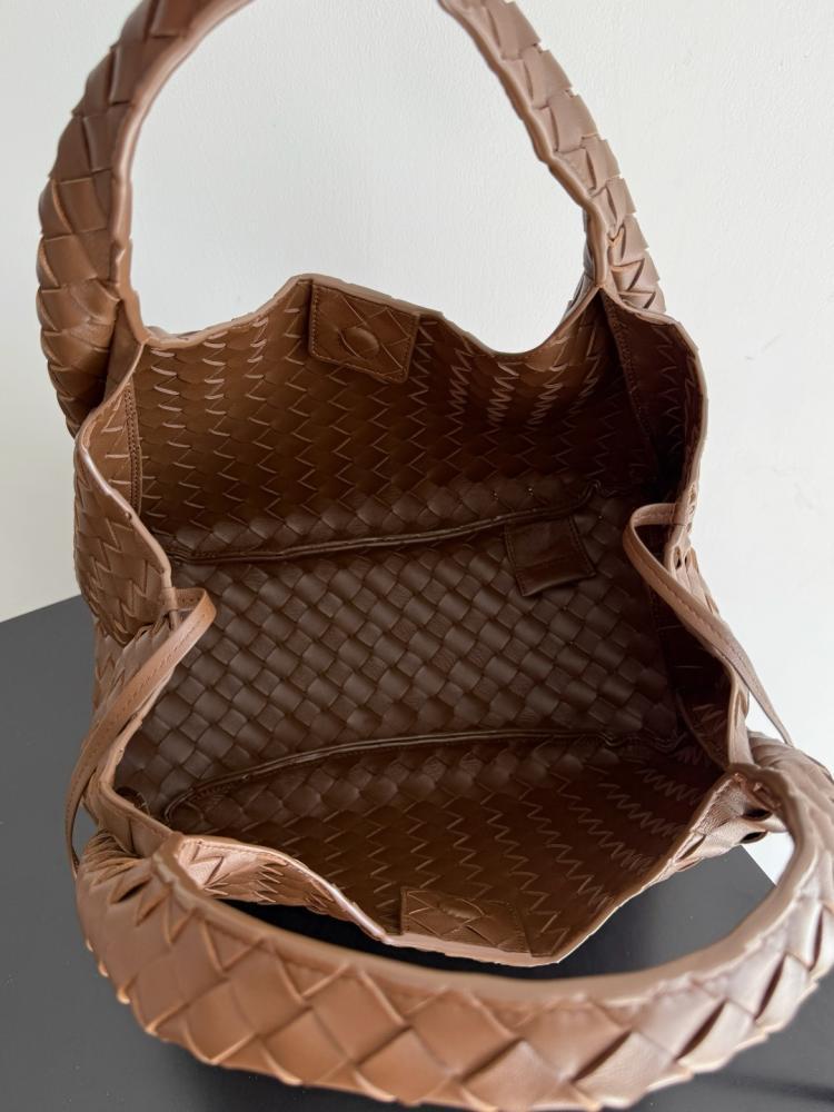 Elegant Leather Shoulder Bag