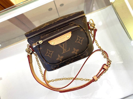 Elegant Refined Canvas Shoulder Bag