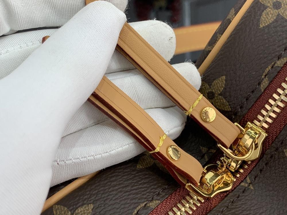 Classic Shoulder Bag