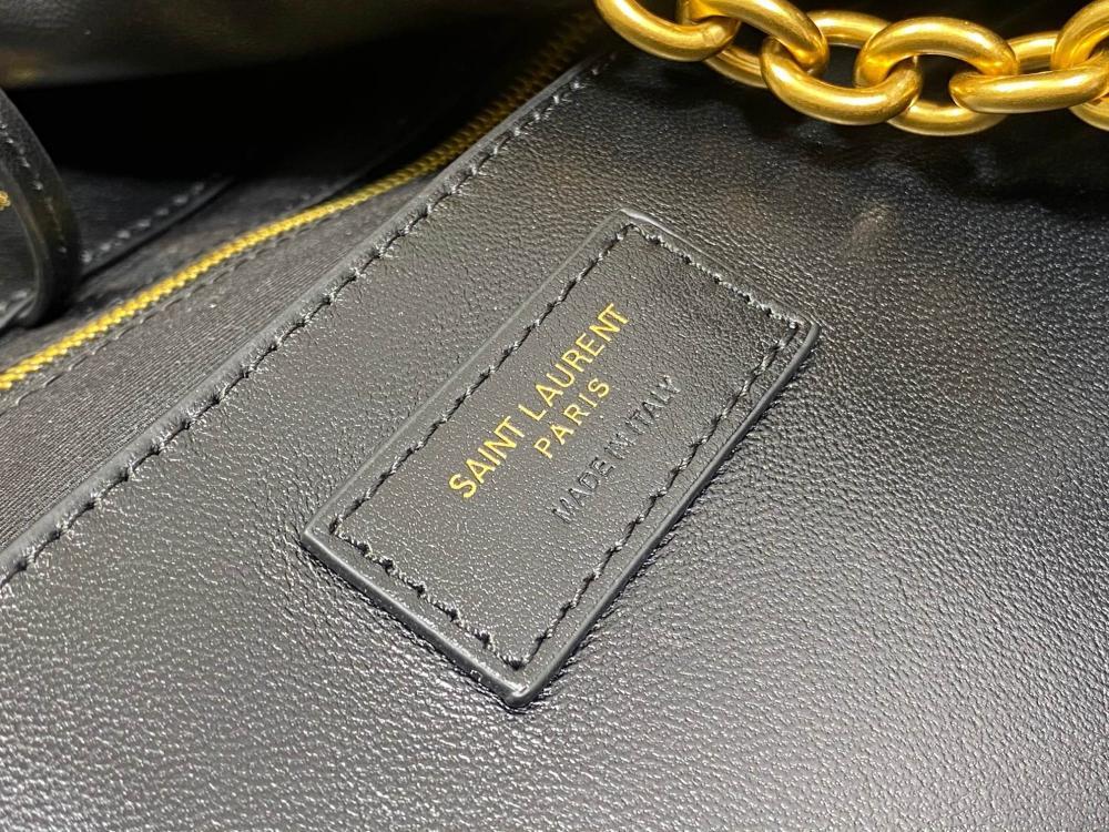 Classic Shoulder Bag
