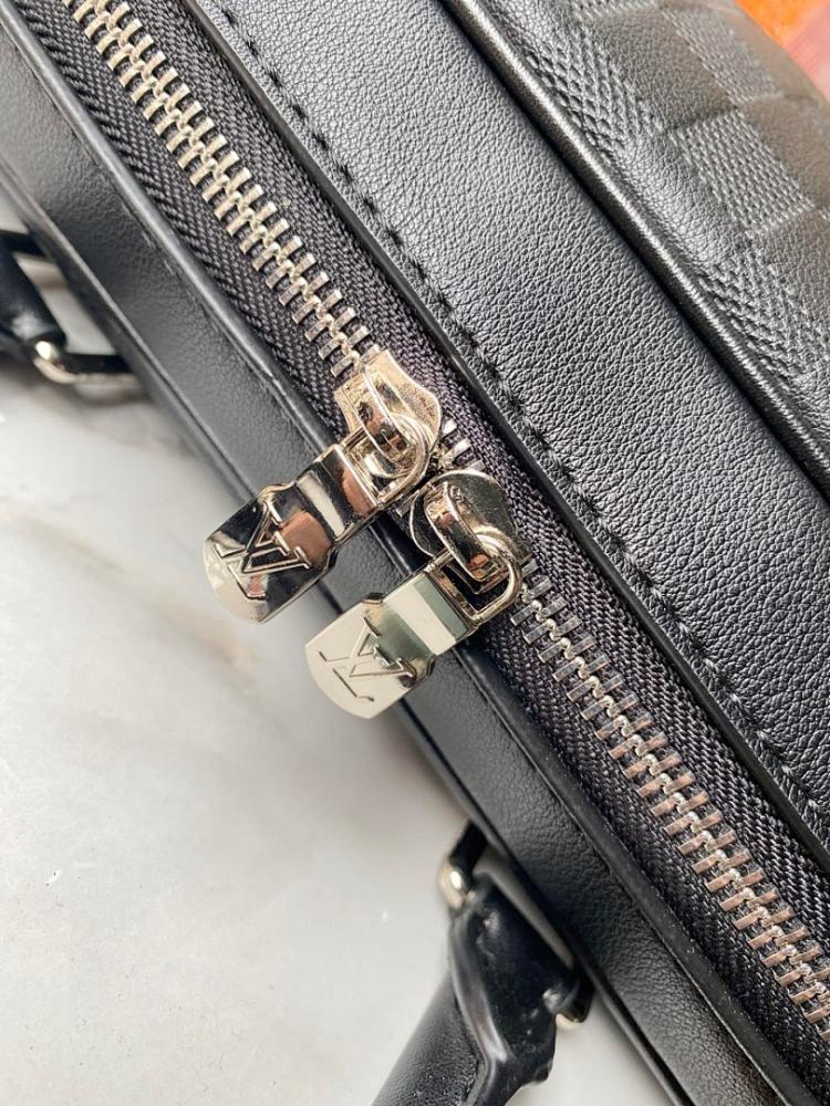 Modern Refined Leather Shoulder Bag