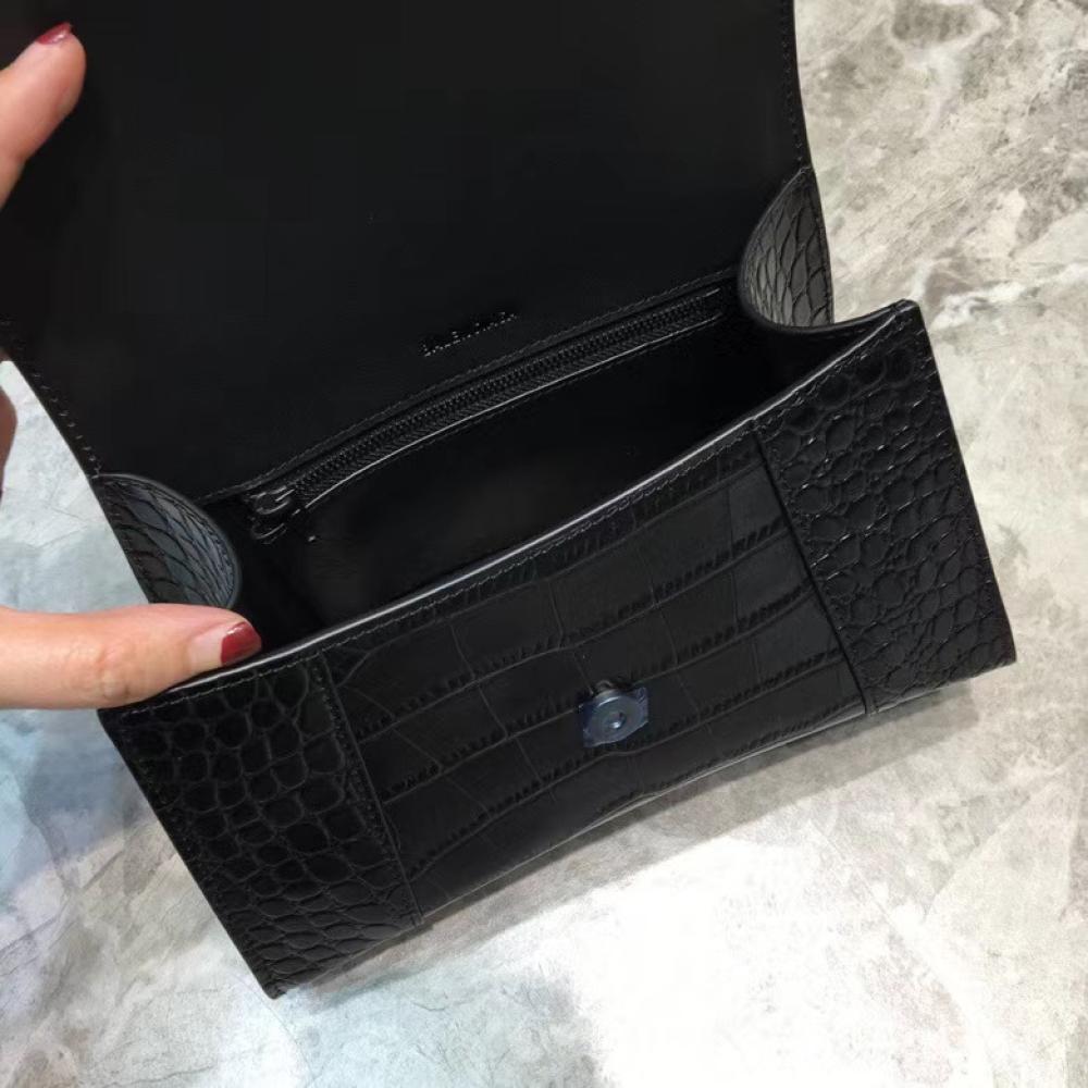 Classic Leather Shoulder Bag